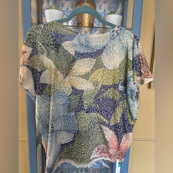 Go Couture floral print leopard texture top in medium - Picture 4 of 6